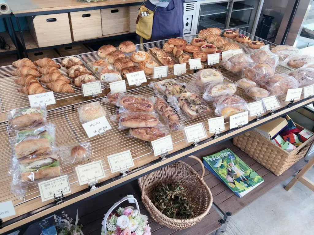 滋賀県甲賀市甲南町 ウルーウール 超人気秘境ベーカリー タルト タタン デニッシュ系ハード系が美味い 古民家 秘境 絶景の検索サイト
